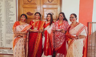 जयकारों और सिंदूर की लालिमा में गूंजी विजयादशमी की आस्था ,  लदक्षिणेश्वर काली मंदिर में उमड़ा उत्साह, सिंदूर खेला के साथ मां दुर्गा को भावभीनी विदाई