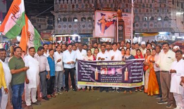 हत्यारी सरकार इस्तीफा दे! छिंदवाड़ा के 20 से अधिक मासूमों की मौत पर सागर में कांग्रेस का 'आक्रोश कैंडल मार्च',   स्वास्थ्य मंत्री राजेंद्र शुक्ल तत्काल बर्खास्त हों - कांग्रेस अध्यक्ष महेश जाटव और भूपेंद्र मुहासा की मांग