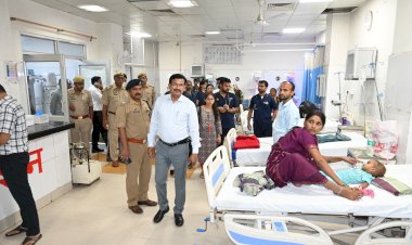 जिलाधिकारी व पुलिस अधीक्षक ने राजकीय मेडिकल कॉलेज पहुंचकर किशोर की तबीयत का लिया हाल, चिकित्सीय व्यवस्थाओं का किया औचक निरीक्षण