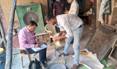 माधौगढ़ व जालौन तहसील में कार्यवाही कर विभिन्न प्रतिष्ठानों से मिठाई, सोहन पापड़ी, खोया, दूध, चीनी के गट्टे के नमूने संगृहीत किए व 400 किलोग्राम सोहन पापड़ी, 200 किलोग्राम चीनी का गट्टे, 80 किलोग्राम खोया नष्ट कराया।