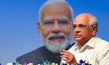 सीएम को छोड़कर सभी मंत्रियों ने दिया इस्तीफा, गुजरात में नए मंत्रिमंडल का शपथ ग्रहण शुक्रवार को सुबह 11:30 रखा गया