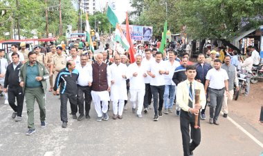 लौह पुरुष सरदार पटेल की 150वीं जयंती पर ‘रन फॉर यूनिटी’ का भव्य आयोजन,   एकता और अखंडता के संदेश के साथ सड़कों पर दौड़े जनप्रतिनिधि, अधिकारी और नागरिक