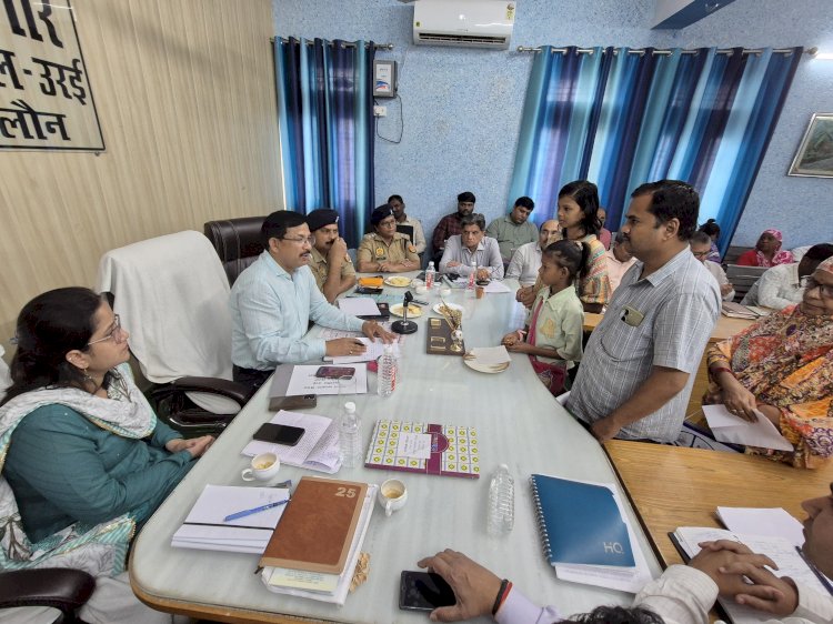 अनाथ बच्चों की शिक्षा की जिम्मेदारी उठाएगी उत्तर प्रदेश सरकार, डीएम ने बहिन के साथ दोनों भाइयों की शिक्षा के लिए बीएसए को किया आदेशित