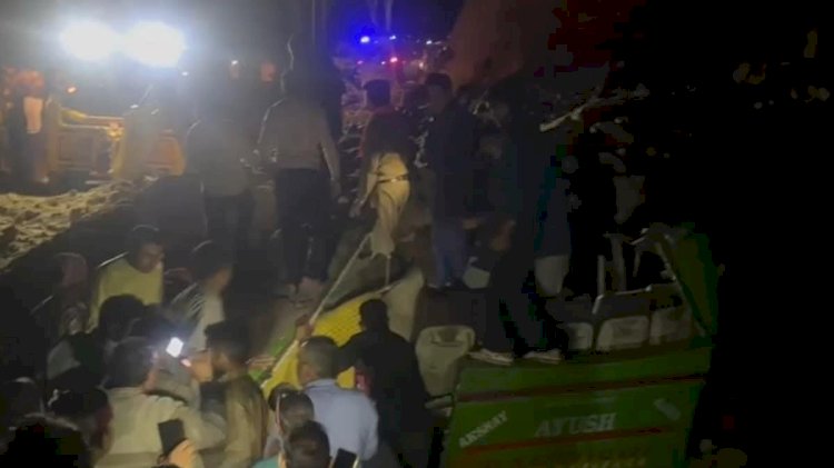 बड़ा हादसा: बिलासपुर में बस की छत पर गिरा भूस्खलन का मलबा, 18 लोगों की मौत, कई अंदर फंसे
