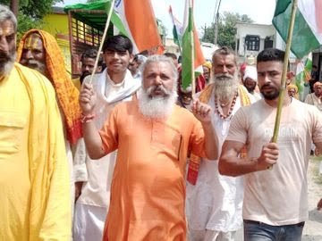 खाना खाते ही मुंह से निकला झाग,अयाेध्या में रावत मंदिर के महंत की अचानक मौत से मचा हड़कंप,8 करोड़ की जमीन बेचने वाले संत ने अचानक तोड़ा दम