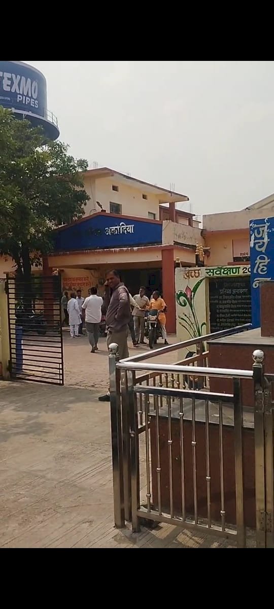 नगर परिषद में मकान नामांतरण पर बवाल: अध्यक्ष और पार्षद आपस में भिड़े, हाथापाई तक पहुंचा विवाद