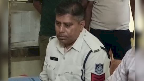 5 लाख दो, लिख दूंगा FIR : रिश्वतखोर प्रधान आरक्षक रंगेहाथ गिरफ्तार,सिवनी पुलिस की वर्दी पर दाग