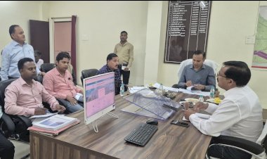 अनधिकृत निर्माणों पर सख्त हो कार्यवाही, जिलाधिकारी ने दिए सीलिंग व ध्वस्तीकरण के निर्देश