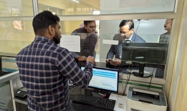 जिलाधिकारी ने पेश की मिसाल — स्वयं कराया ड्राइविंग लाइसेंस का नवीनीकरण, दिए पारदर्शी प्रशासन के निर्देश