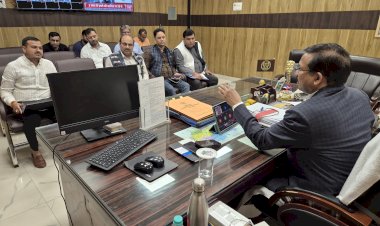 जिलाधिकारी ने की प्रधानमंत्री फसल बीमा योजना की समीक्षा, तीन दिवस में संयुक्त सर्वे पूर्ण कर रिपोर्ट भेजने के निर्देश