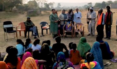 आदिवासी समुदाय के बीच कांग्रेस ने इंदिरा गांधी, भगवान बिरसा मुंडा व रानी लक्ष्मीबाई की जयंती मनाई