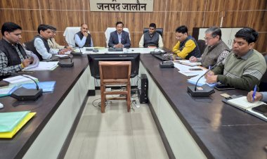 गौशालाओं में बेहतर गोवंश की देखभाल सुनिश्चित करें- जिलाधिकारी