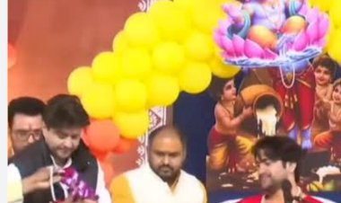 धीरेंद्र शास्त्री की कथा में पहुंचे ज्योतिरादित्य सिंधिया,भगवान शिव की 108 फीट की मूर्ति, एक ही धाम में होंगे 12 ज्योतिर्लिंगों के दर्शन