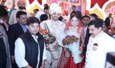 सामूहिक सम्मेलन में निकली CM मोहन यादव के बेटे अभिमन्यु की बारात,22 दूल्हों संग  विवाह स्थल पहुंचे अभिमन्यु–इशिता