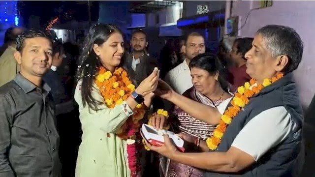 नारियल बेचने वाले की बेटी बनी डिप्टी कलेक्टर, सतना की  प्रिया अग्रवाल ने हांसिल की MPPSC में 6वीं रैंक