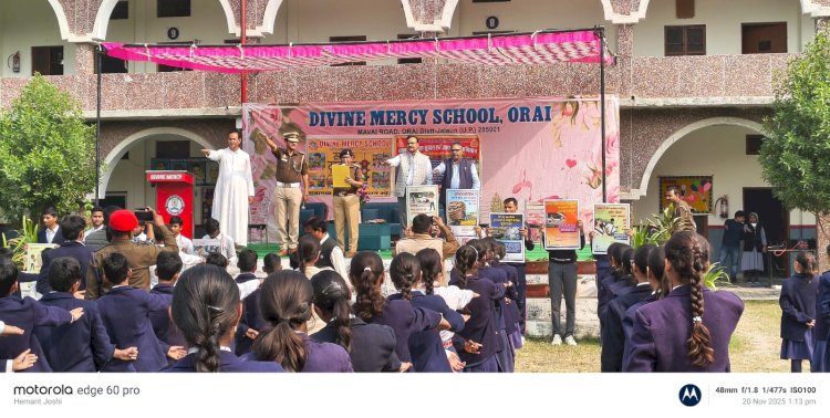 यातायात माह में सड़क सुरक्षा के प्रति छात्रों को किया जागरूक,   सीओ यातायात अर्चना सिंह ने दिलाई शपथ, हेलमेट व सीट बेल्ट के महत्व पर दिया जोर