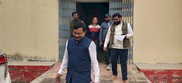 जिलाधिकारी ने किया ईवीएम वेयरहाउस, सीसीटीवी मॉनिटरिंग सिस्टम व SIR हेल्पडेस्क का स्थलीय निरीक्षण