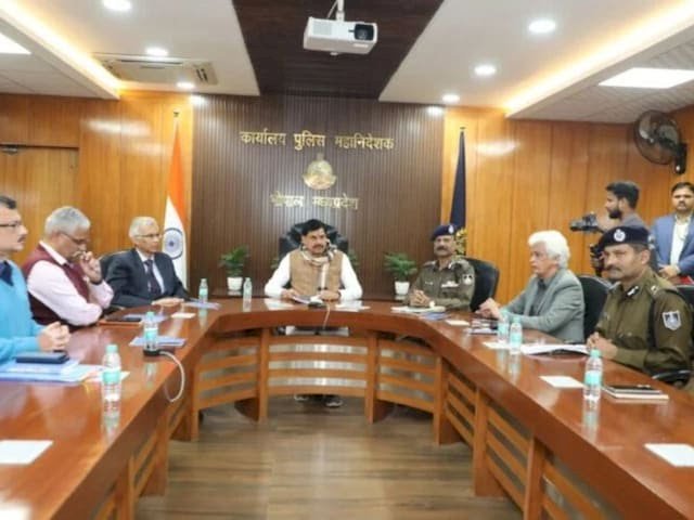 रायसेन SP को हटाया, थाना प्रभारी के खिलाफ एक्शन,रात में MP सीएम की हाई-लेवल मीटिंग: बोले- सड़कों पर उतरो, अपराधी को मत छोड़ो