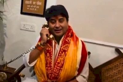 ज्योतिरादित्य सिंधिया का मजाकिया अंदाज, डमी टेलीफोन पर की बातचीत  :हेलो, ‘पन्नालाल जी’ आज किसकी बारी है