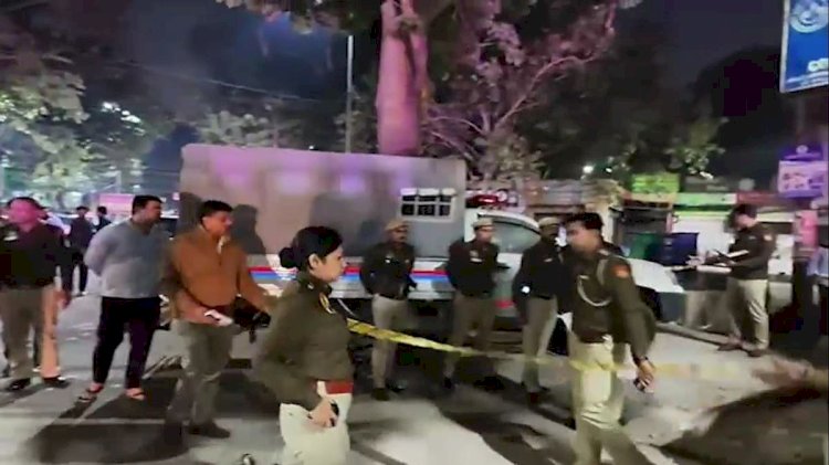 हेड कांस्टेबल ने बारात में नोट लूट रहे लड़के के सिर में गोली मारी; आरोपी को पिस्टल के साथ गिरफ्तार