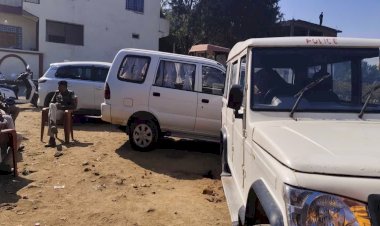 सरकारी टीचर के पास मिली 4.36 करोड़ रुपये की संपत्ति: 52 प्लॉट, 21 दुकानें करोड़ों की बेहिसाब संपत्ति का खुलासा, 50 सदस्यीय टीम ने मारा छापा