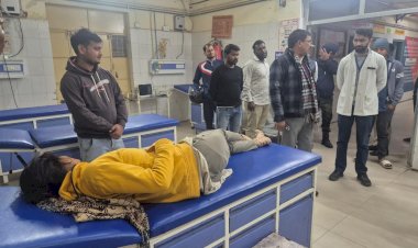 देर रात जिलाधिकारी ने जिला चिकित्सालय के इमरजेंसी वार्ड का किया औचक निरीक्षण, व्यवस्थाओं का लिया जायजा