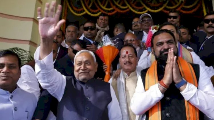 7 माननीयों का पेंशन घोटाला, वेतन के साथ उठा रहे पेंशन का लाभ : RTI में हुआ सबसे बड़ा खुलासा, दिल्ली से पटना तक मचा हड़कंप!