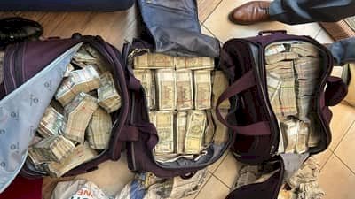 लेफ्टिनेंट कर्नल घूस लेते गिरफ्तार, पत्नी पर भी एफआईआर; घर से 2.23 करोड़ की नकदी जब्त : सीबीआई की बड़ी कार्रवाई