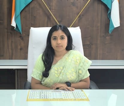 आपदा राहत में बड़ा घोटाला उजागर: 13 साल में 113 केस, ₹16 लाख की बंदरबांट; पत्नी-बच्चों के खातों में डाला गया मुआवजा, 4 बाबू बर्खास्त