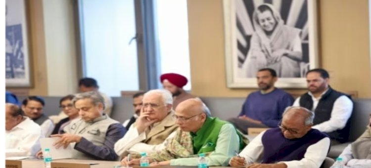 दिग्विजय सिंह के बयान से गरमाया माहौल पार्टी में काफी सारे स्लीपर सेल एक्टिव हैं...', CWC बैठक में बोले