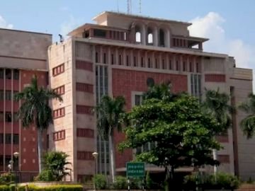 मध्य प्रदेश में बड़े पैमाने पर IAS-IPS अफसरों के प्रमोशन, एम. सेलवेंद्रन बने प्रमुख सचिव; विवादों में घिरे संतोष वर्मा समेत 5 IAS का प्रमोशन रोका