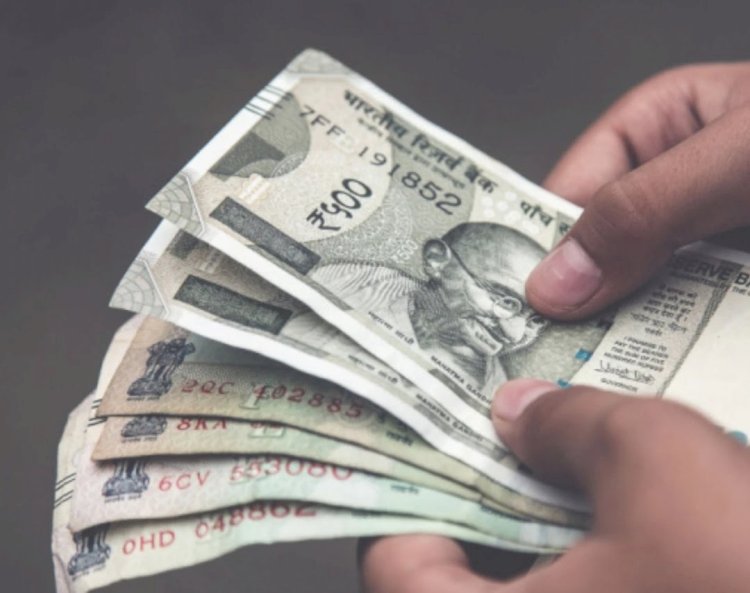 1 जनवरी से होंगे ये 10 बड़े बदलाव, 8वें वेतन आयोग से लेकर PAN-Aadhaar तक, आपकी जेब पर होगा सीधा असर