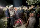 कड़ाके की ठंड में आधी रात प्रशासन सड़कों पर, कौंच पहुँचे जिलाधिकारी, रैन बसेरों से अलाव तक लिया जायजा