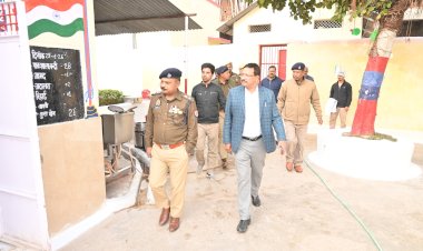 जिला कारागार में औचक निरीक्षण, सुरक्षा व्यवस्था परखी, बैरकों की गहन तलाशी में कोई आपत्तिजनक वस्तु नहीं मिली, प्रतिदिन अनिवार्य निरीक्षण के निर्देश