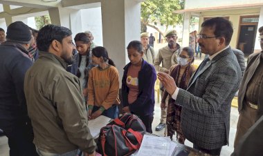 जनपद के समस्त मतदेय स्थलों पर मतदाता सूची का वाचन सम्पन्न, जिला निर्वाचन अधिकारी ने स्वयं पहुंचकर किया स्थलीय निरीक्षण.