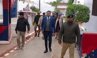 जिन बंदियों की आर्थिक स्थिति ठीक न हो उनकी जमानत जिला अधिकार समिति करवाए। मुख्य न्यायिक मजिस्ट्रेट 