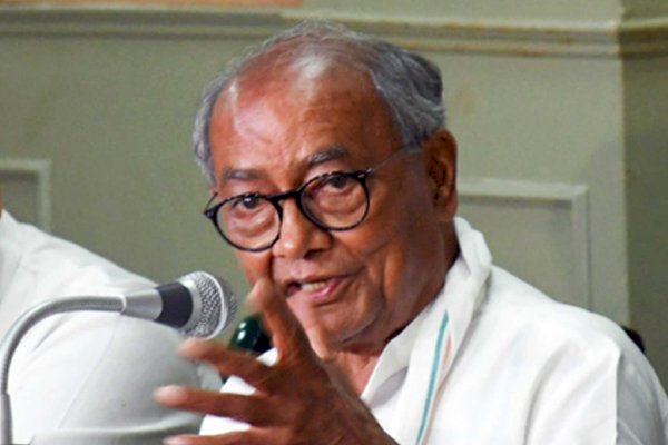 दिग्विजय सिंह ने की भागीरथपुरा कांड की न्यायिक जांच की मांग,मुआवजे से नहीं लौटती जानें,मुख्यमंत्री से सवाल क्यों नहीं?'