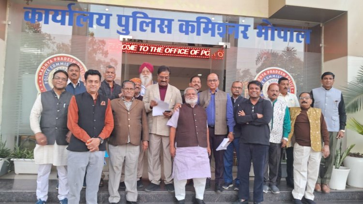 कैलाश नारायण सारंग की प्रतिमा से छेड़छाड़, समाज की भावनाओं से खिलवाड़ — दोषियों पर कठोर कार्रवाई की मांग— सर्वसमाज सड़क पर उतरा