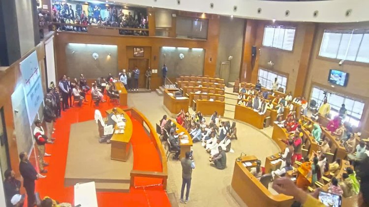 बड़ी कार्रवाई, 11 अधिकारी-कर्मचारियों को किया निलंबित, मची खलबली गोमांस पर हंगामा जारी: स्लॉटर हाउस पर स्थायी ताला