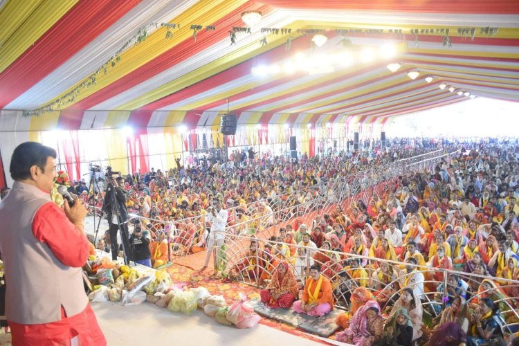 सुरखी नगर परिषद में आस्था का महासंगम: 18 पुराणों का महाकुंभ, संगीतमय श्रीमद्भागवत कथा में शामिल हुए खाद्य मंत्री गोविंद सिंह राजपूत