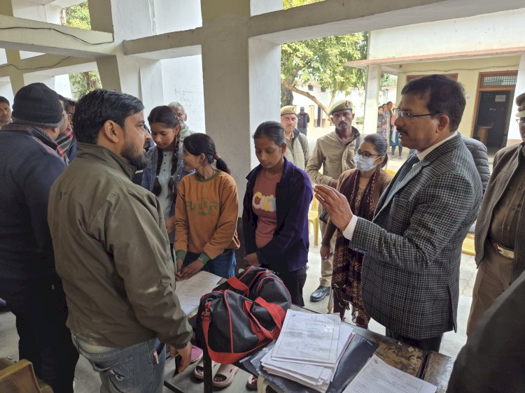 जनपद के समस्त मतदेय स्थलों पर मतदाता सूची का वाचन सम्पन्न, जिला निर्वाचन अधिकारी ने स्वयं पहुंचकर किया स्थलीय निरीक्षण.