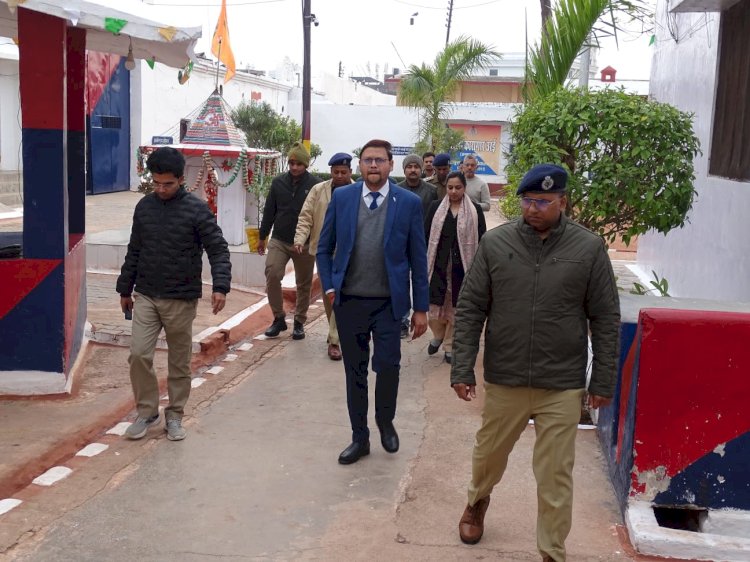 जिन बंदियों की आर्थिक स्थिति ठीक न हो उनकी जमानत जिला अधिकार समिति करवाए। मुख्य न्यायिक मजिस्ट्रेट 