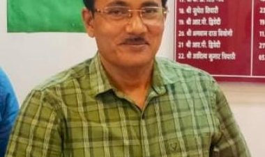 उरई परिवहन कार्यालय में सख्ती: बिना हेलमेट एंट्री बैन, गेट से ही लौटाए जाएंगे दुपहिया चालक