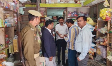 त्योहारों पर मिलावटखोरों पर कसा शिकंजा: कालपी में किशमिश, बेसन, कचरी और गुझिया के सैंपल सीज