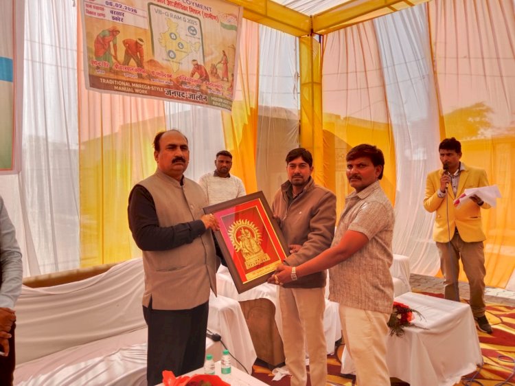 गांव की समस्या, गांव में समाधान” की पहल: ग्राम चौपाल में CDO कुमदेंन्द्र कलाकार सिंह ने सुनी जनता की आवाज़