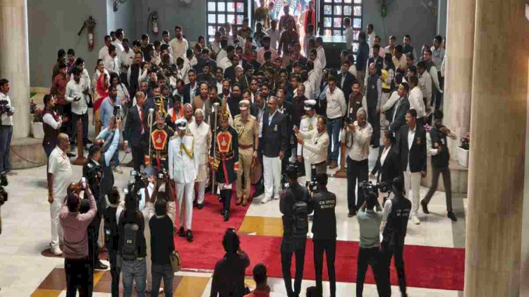 मध्य प्रदेश विधानसभा के बजट सत्र में विपक्ष का जमकर हंगामा, कार्यवाही कल तक के लिए स्थगित,राज्यपाल के अभिभाषण में इंदौर हादसे का जिक्र नहीं, कांग्रेस का तीखा विरोध