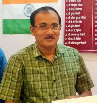 उरई परिवहन कार्यालय में सख्ती: बिना हेलमेट एंट्री बैन, गेट से ही लौटाए जाएंगे दुपहिया चालक