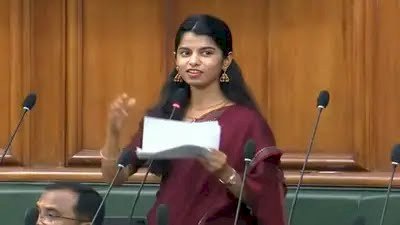 मैथिली ठाकुर की विधानसभा वाली स्पीच वायरल-  लालू को बताया 'धृतराष्ट्र' और तेजस्वी को 'दुर्योधन',जंगलराज की याद दिलाकर कही यह बात