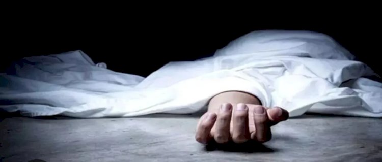 बेटे ने माता-पिता और छोटे भाई को उतारा मौत के घाट, रात को सोते वक्त सब्बल से किया प्रहार,फिर खुद को शवों के साथ कमरे में किया कैद