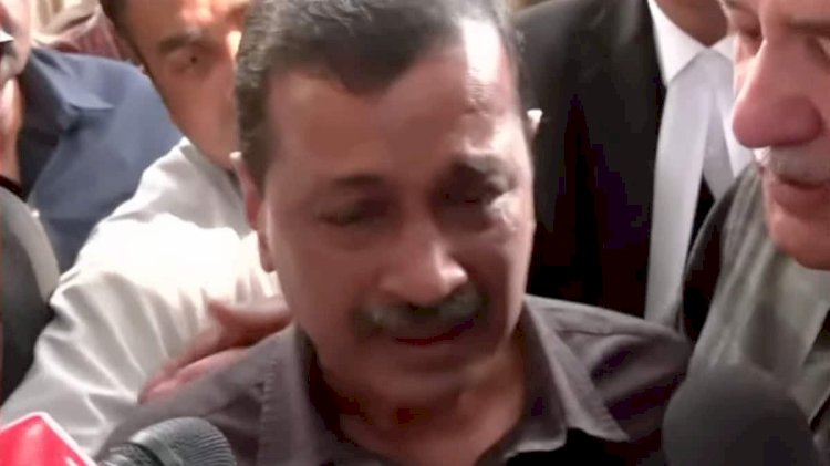 शराब घोटाले से बरी होते ही रो पड़े केजरीवाल-सिसोदिया समेत 23 बरी, कोर्ट ने कहा- 'साजिश का ठोस सबूत नहीं'